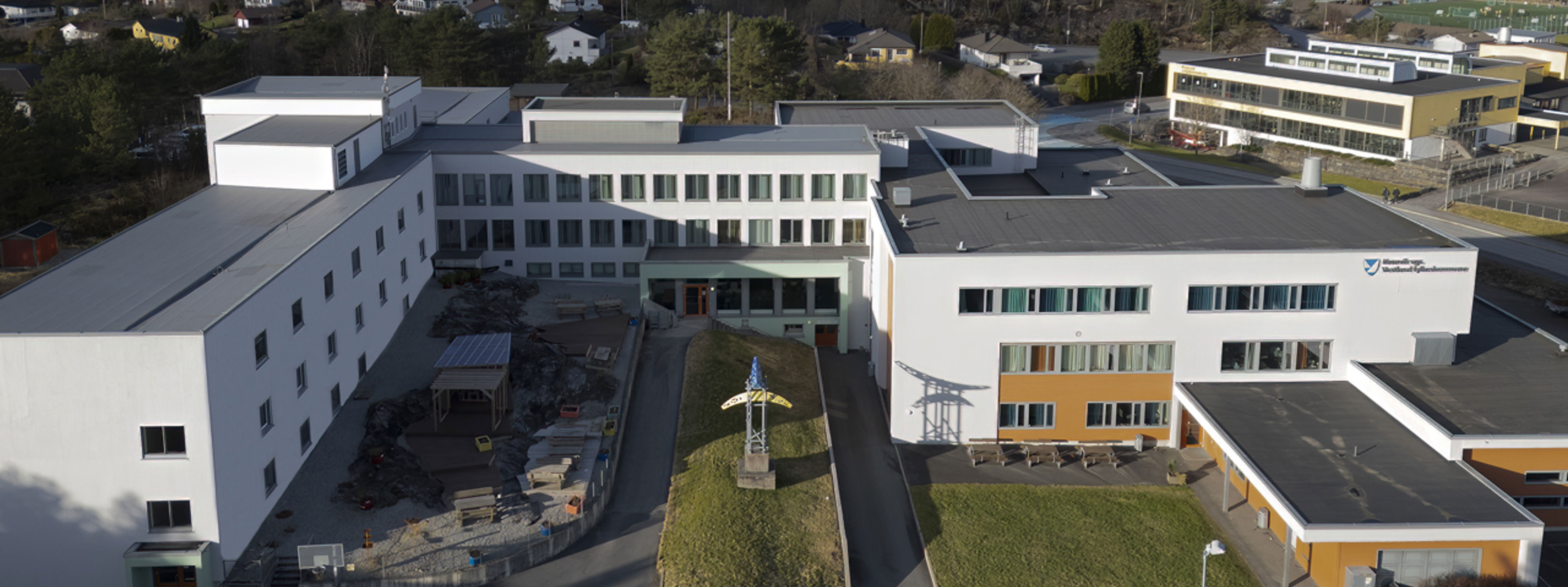 Bilde av skulen med adresse Juvikstølen 9