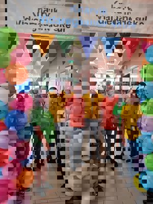 Lærere på første skoledag. Foto